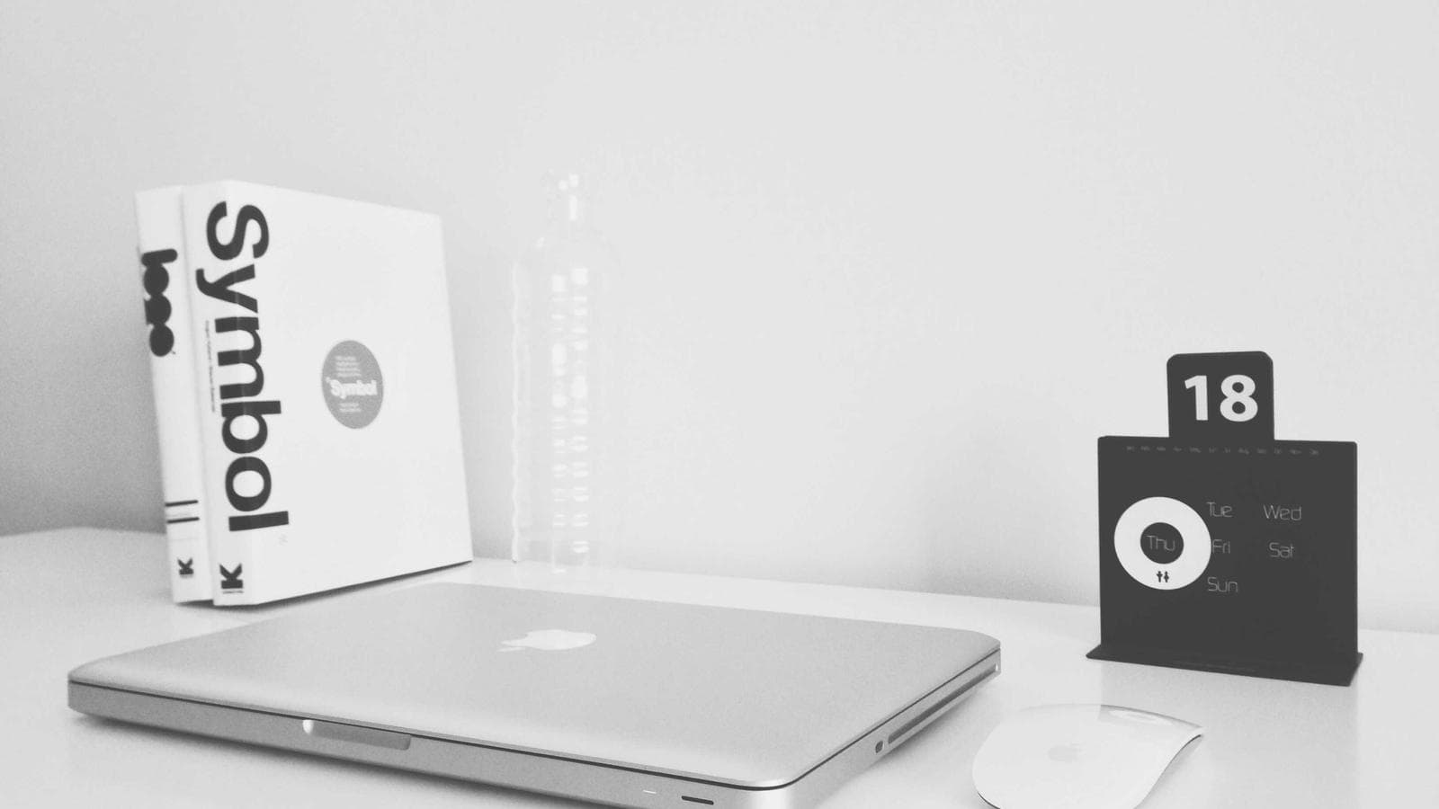 The anti-trend report: what everyone kept wearing in 2025.