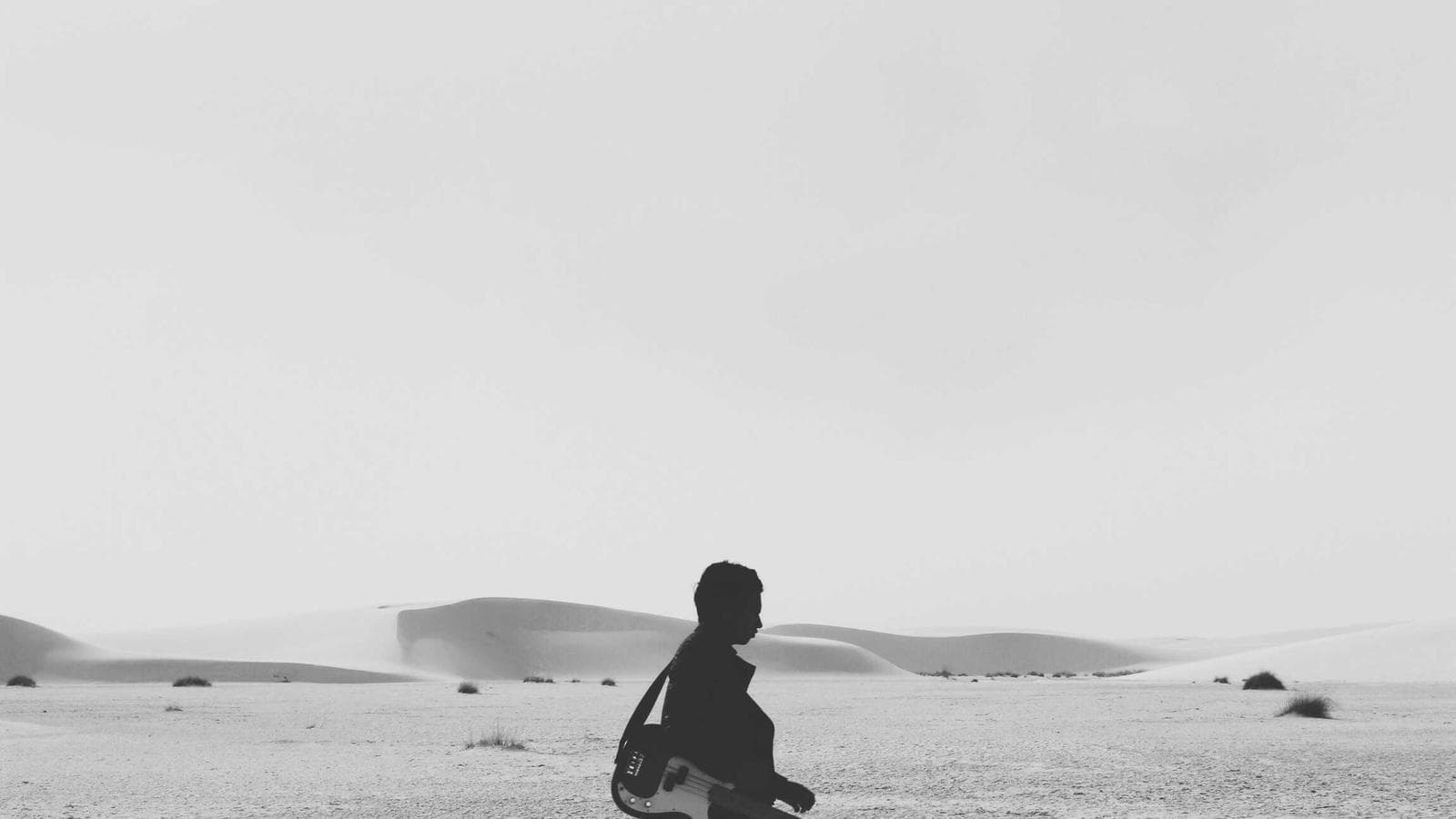 The return of the linen curtain.